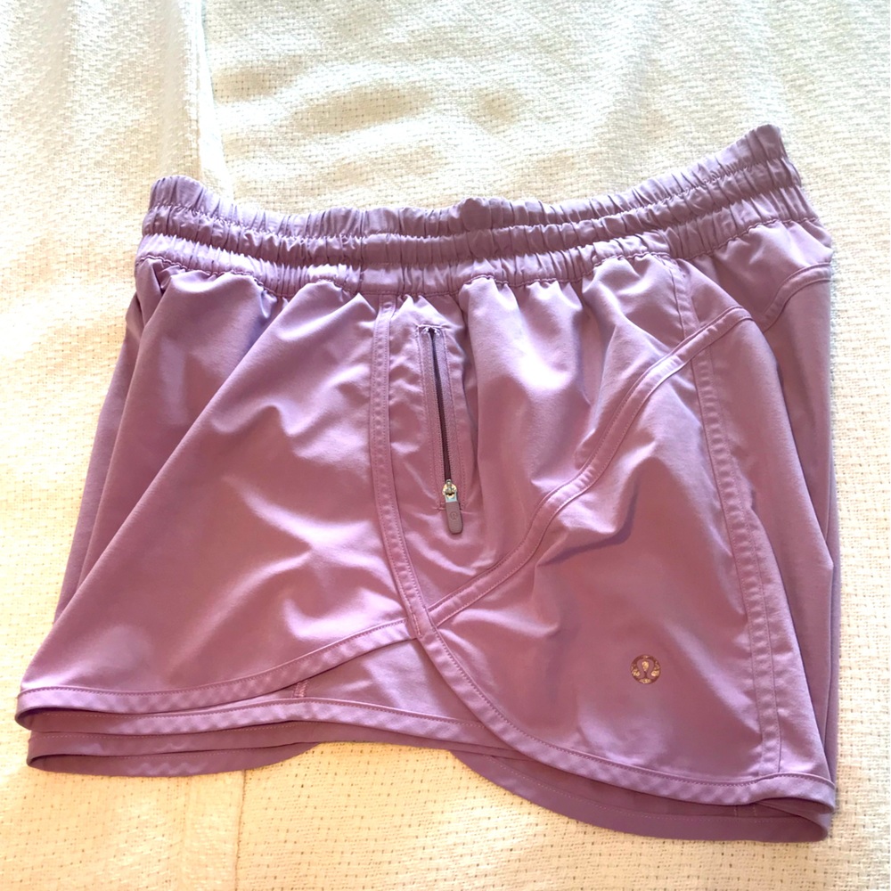 VGUC LULULEMON lavender Hotty Hot (4in) shorts, s12